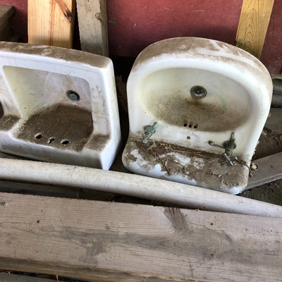 Antique bathroom sinks $25 each