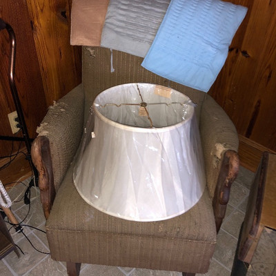 Gooseneck rocker $10
Needs to be reupholstered