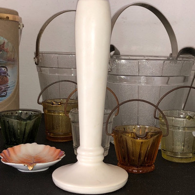 McCoy bud vase $3