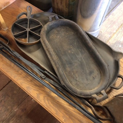 Cast Iron
Divided round cornbread pan $10
Small oval $15
