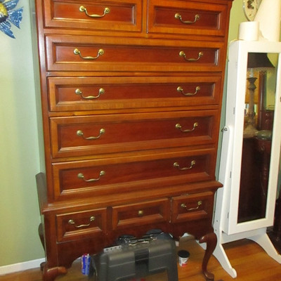 Thomasville Cherry Wood Bedroom Suite with Highboy  