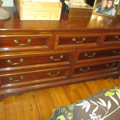 Thomasville Cherry Wood Bedroom Suite with Highboy 