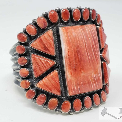 617: 	
Native American Sterling Silver Navajo Handmade Spiny Oyster Cuff Bracelet, 106.5g
Weighs approx 106.5g