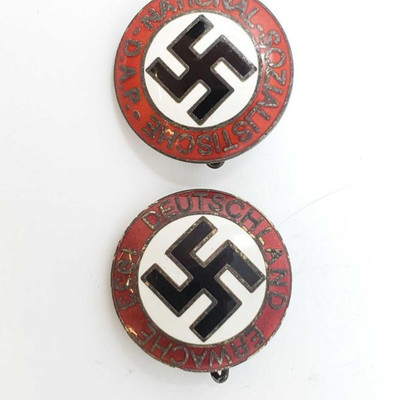 2032: Two German World War II Political Party Pins
They measure 7/8â€ in diameter. Thefirst one reads â€˜Deutschland Erwache 1933â€™....