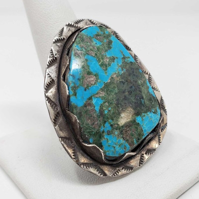 608: 	
Sterling Silver Turquoise Ring, 16.7g
Weighs approx 16.7g, size 10