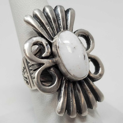 607: Leroy James Sterling Silver White Buffalo Ring, 19.2g
Weighs approx 20.9g, size 8