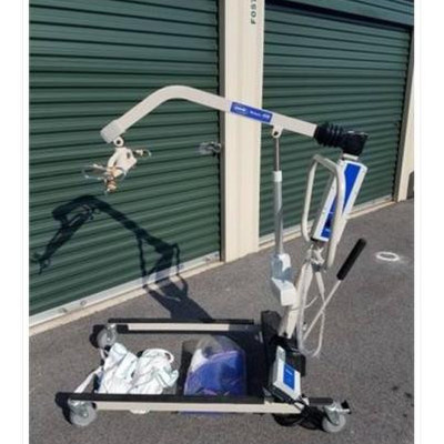 Hoyer Power Lift by Invacare (Needs Battery)