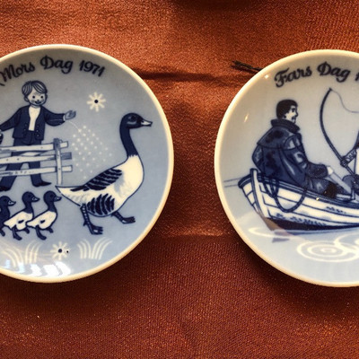 Small souvenir plates