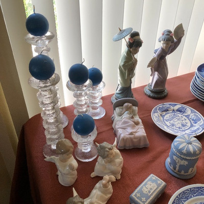 Porcelain figures, Tall glass candlesticks