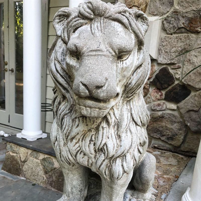 2' tall concrete guardian lion statue (Leo)