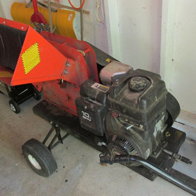 Briggs and Stratton wood chipper