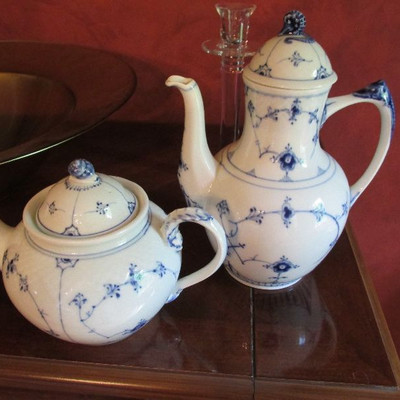 B&G teapot and coffee pot
