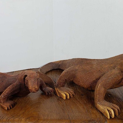 210:
Hand Carved Wooden Komodo Dragon's
Measures approximately 12