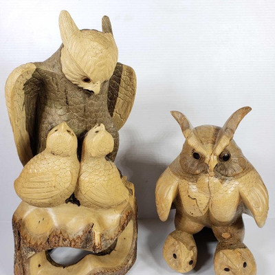 212:
Hand Carved from two toned Hibiscus  Wood Owls
Measures approximately 12