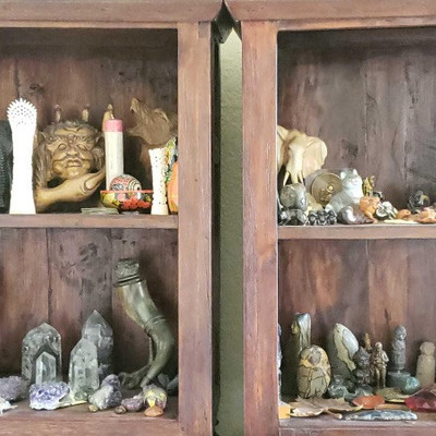 406:
Crystal's, Amethyst, Stones, Hand Carved Figurines
Crystal's, Amethyst, Stones, Hand Carved Wooden, metal and stone figurines and...