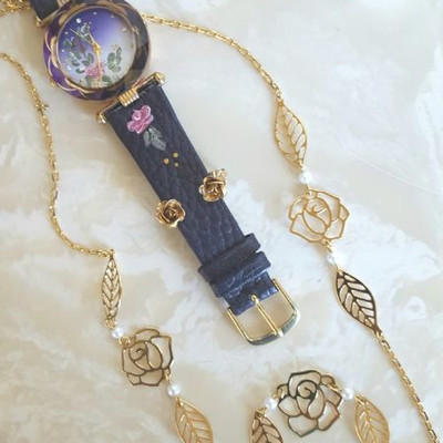 Heart and Roses wristwatch and chain