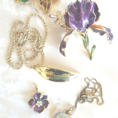 Flowers and leaf jewelry
