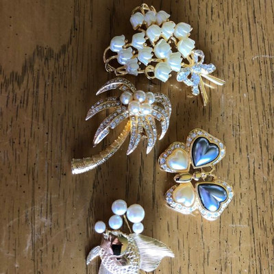 Palm tree pin and more