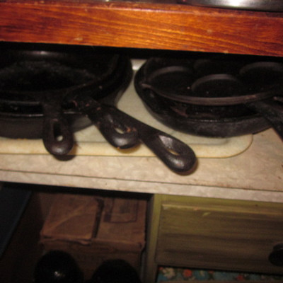 Cast Iron Pans 