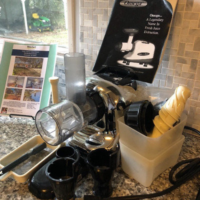 Omega Juicer - Barely Used
