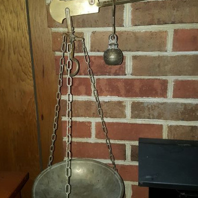 Brass hanging scale with weights