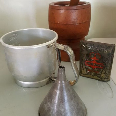 Various Antique/Vintage items