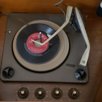 Pre-sale @ $180.00
Mid Century Westinghouse Stereophonic Record Player  