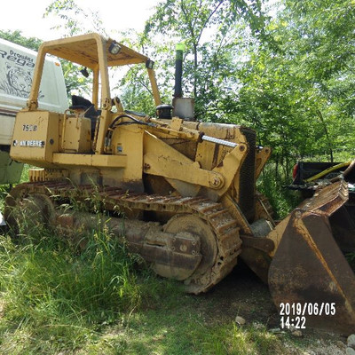 John Deere 755 Runs has Hyd Leak