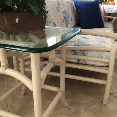 Matching Whitewashed Rattan end table w/20â€ square glass top