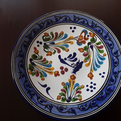 Talavera Set of 12 , Also complete servicing pieces. Serving platters, 