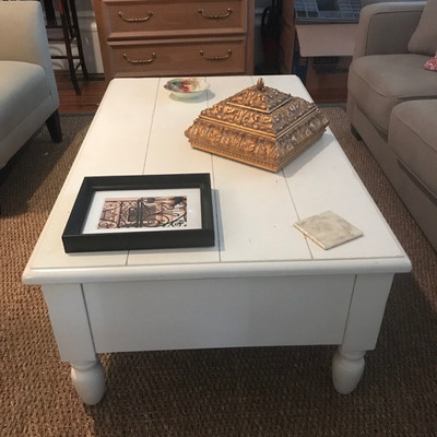 Carolina Preserve coffee table $185
47 X 29 X 18