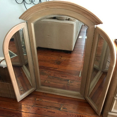 Stanley dresser with mirror $595
68 X 18 X 33