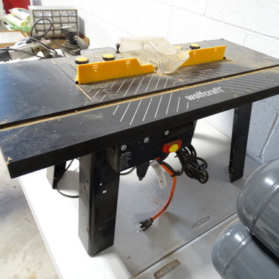 Wolf craft router table with ryobi 1 1 2 HP router ...