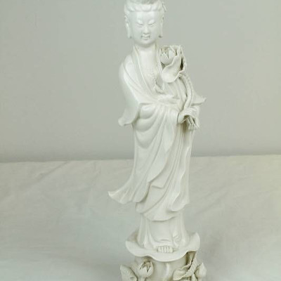 Asian porcelian figurine
