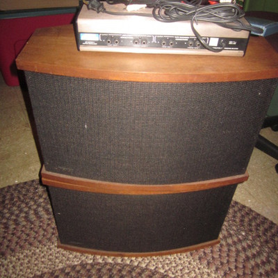 Bose 301 Series II Speakers Bose 901 Speakers with Stands 