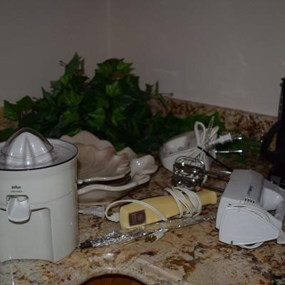 Juicer, Coffee Maker and Small Appliances