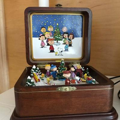 Danbury Mint Charlie Brown Christmas Music Box