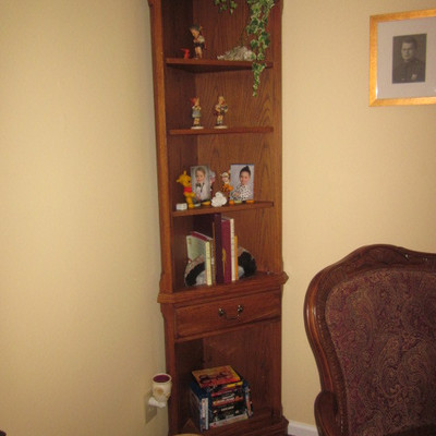 Corner Display Shelves with Storage 