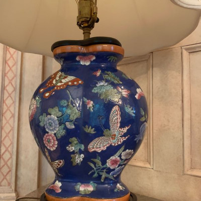 Chinese Vase Lamp with Butterfly