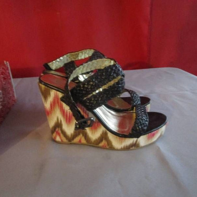 Size 6 Charming Charlies Shoes