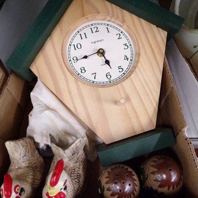 Salt & Peppers, Birdhouse Clock