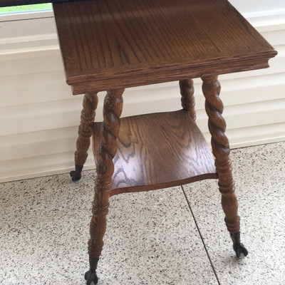 Antique Circa 1900 Quarter Sawn Oak Parlor Table with Glass Ball Claw Feet. $395
