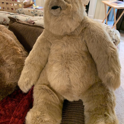 Manhattan toy Kodiak bear