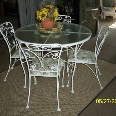 Vintage White Wrought Iron Patio Table with 4 chairs