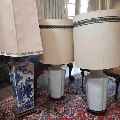 415-3 Porcelain Asian Lamps
White and Dark Blue Lamp Measures approx 41