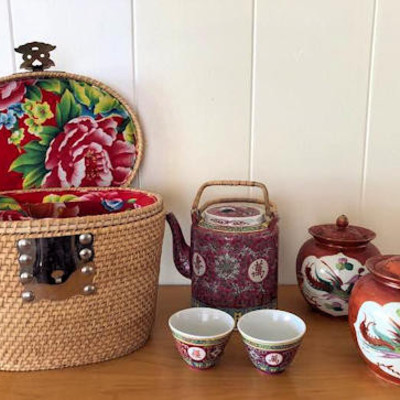NNS100 Vintage Oriental Tea Set & Basket