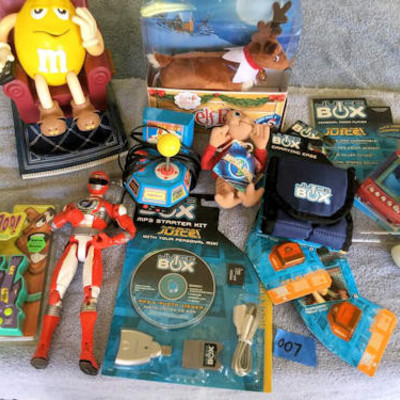 PPT007 Vintage Toys & More