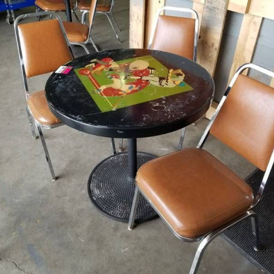 Sports Table With 3 Chairs 30in