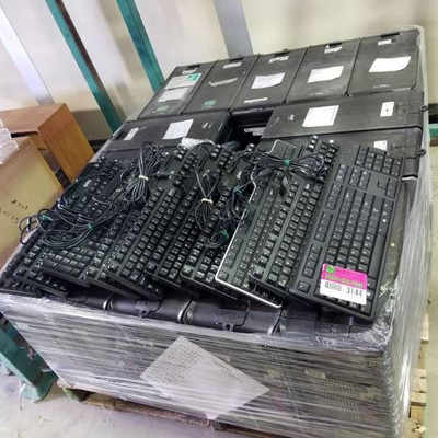 Pallet of Dell Optiflex 780 Computer Towers and Ke ...