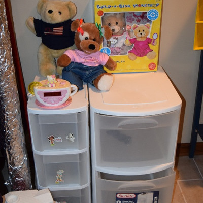 Build A Bear Stuffed Animals & Storage Drawers